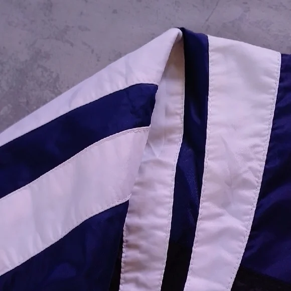 Vintage 90s Adidas Navy and White Windbreaker YOUTH - Picture 5 of 8